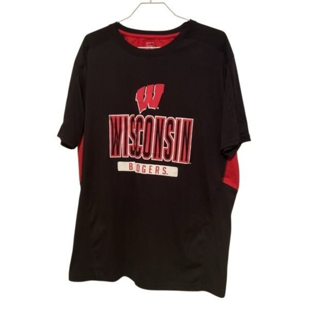 Wisconsin Badgers Size Menโs XL Polyester T-Shirt